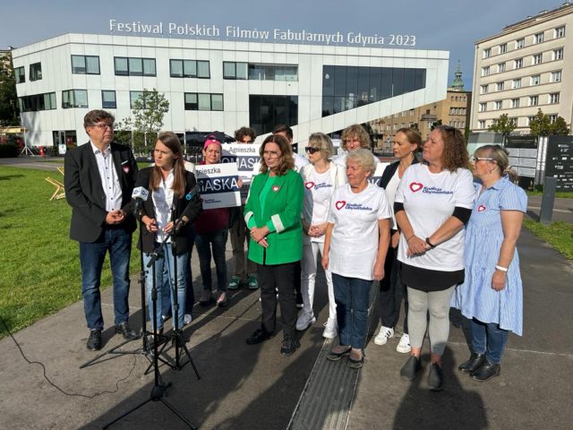 „Dość politycznej cenzury!” Konferencja prasowa posłów KO.