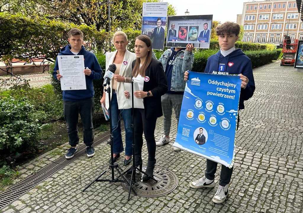 „Brudna kampania wyborcza PiS”. Konferencja posłanek KO Agnieszki Pomaskiej i Barbary Nowackiej.