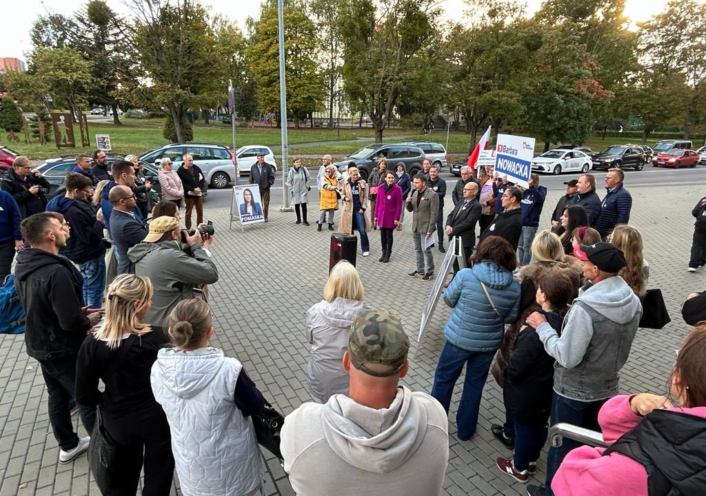 „15 października będziemy głosować za Polską dla wszystkich – bez podziałów i bez nienawiści”. Spotkanie otwarte kandydatów KO w Starogardzie Gdańskim.