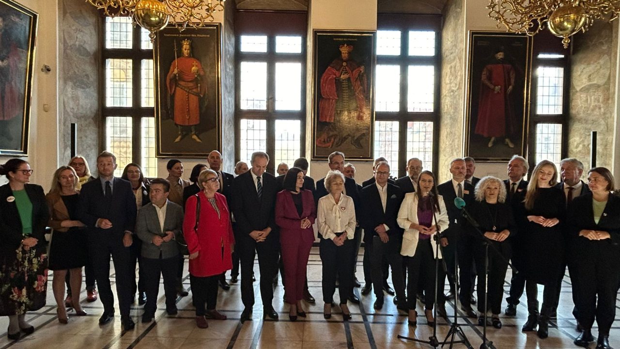 „Jest po kim i po czym sprzątać”. Wspólna konferencja demokratycznej opozycji na Pomorzu.