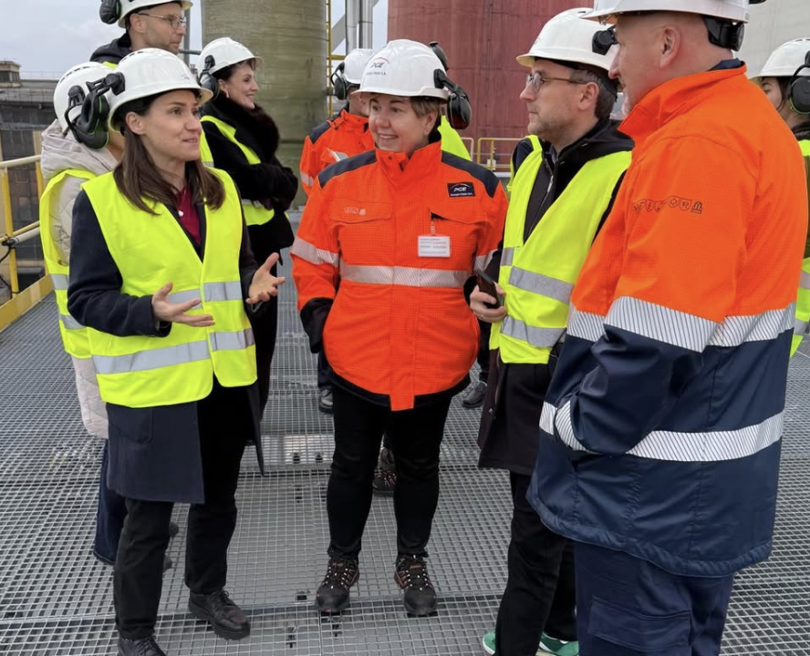 Transformacja energetyczna w praktyce. Wizyta Pomorskiego Zespołu Parlamentarnego w Elektrociepłowni Gdańsk