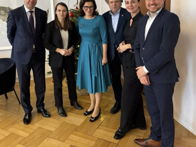 Rozmowy o budowie pierwszej elektrowni jądrowej w Polsce.